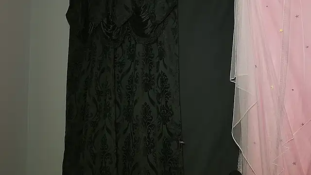mia hart online show from May 2026 11:34:01 PM