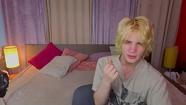 JameMilann online show from April 2026 06:18:01 AM