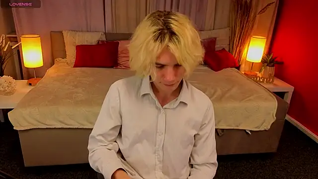JameMilann online show from June 2026 08:11:01 PM