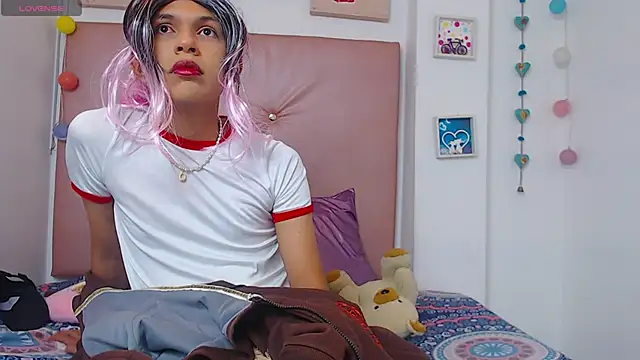 Aleja Scoott  online show from April 2026 11:36:01 PM