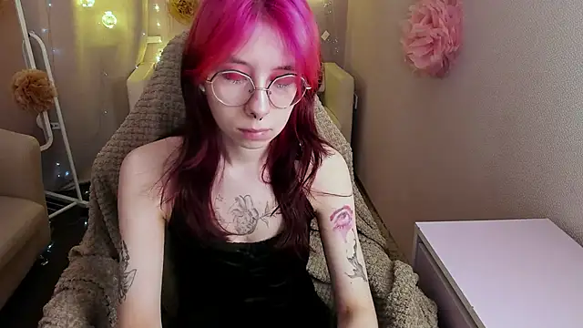 Alice Nyx online show from April 2026 08:35:02 PM