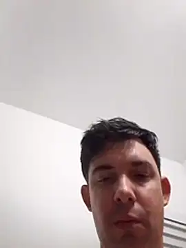 Roger1986  online show from April 2026 10:11:02 PM