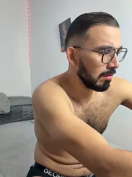 Snapshot of big_bearman chatting on June 2026 03:07:02 AM big bearman online show from June 2026 03:07:02 AM
