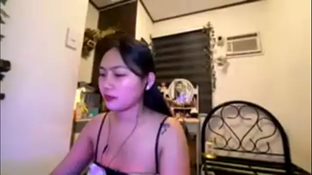 GlindaDejardin online show from April 2026 05:19:02 PM