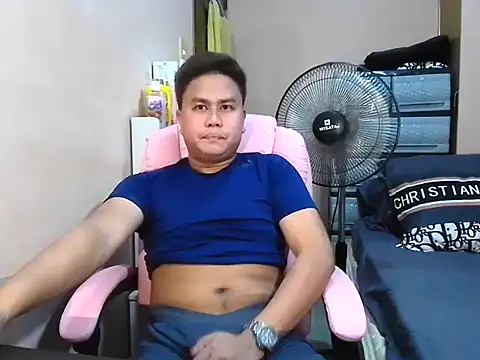 Snapshot of tipsy_butter chatting on June 2026 04:35:02 PM tipsy butter online show from June 2026 04:35:02 PM