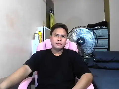 Snapshot of tipsy_butter chatting on July 2026 07:32:02 AM tipsy butter online show from July 2026 07:32:02 AM
