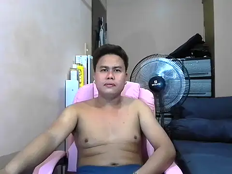 Snapshot of tipsy_butter chatting on July 2026 10:11:01 AM tipsy butter online show from July 2026 10:11:01 AM