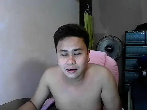 Snapshot of tipsy_butter chatting on July 2026 01:05:01 PM tipsy butter online show from July 2026 01:05:01 PM