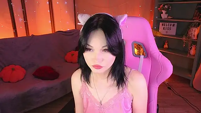 LilySparkls online show from June 2026 12:55:01 PM