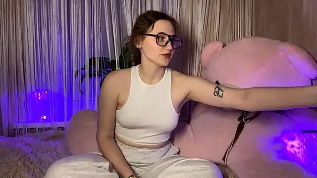 SophieNiktashu online show from April 2026 04:10:02 PM