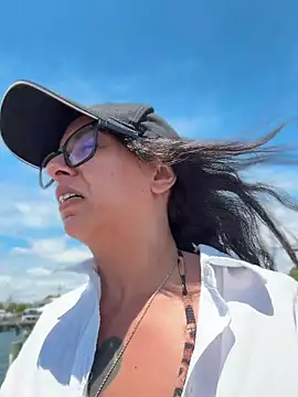 Controllercutie online show from April 2026 05:39:02 PM