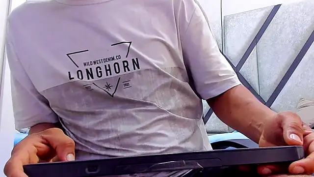 NohaBrooks online show from April 2026 12:31:01 PM