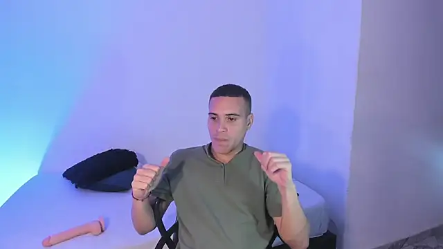 Axel  fierro online show from April 2026 08:09:02 PM