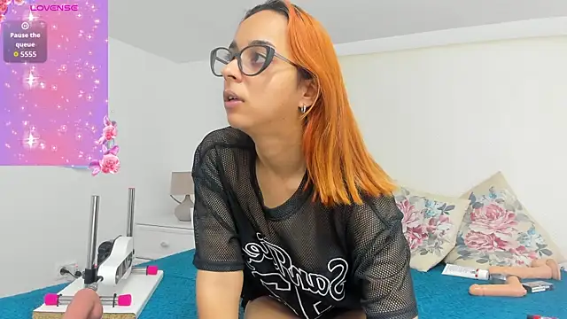 anna squirtz online show from April 2026 07:50:02 PM