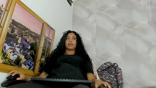 Snapshot of EllyBloom chatting on June 2026 01:08:02 PM EllyBloom online show from June 2026 01:08:02 PM