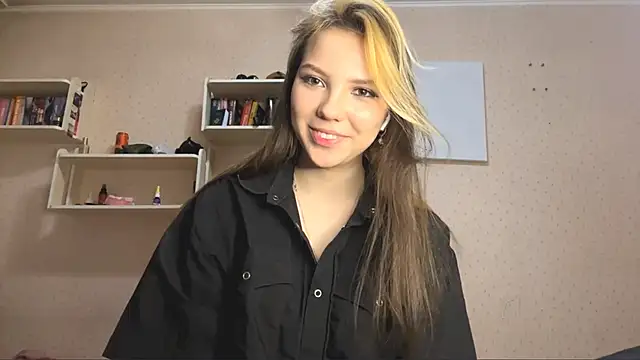 KeliVerde online show from April 2026 06:01:02 PM