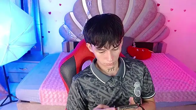 Marco fox723 online show from April 2026 05:57:01 PM