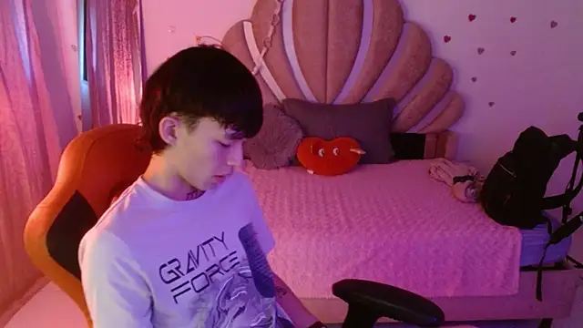 Marco fox723 online show from April 2026 06:01:01 PM