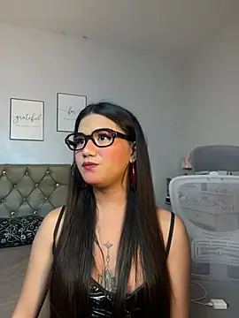 Snapshot of JassmineLove chatting on June 2026 08:19:01 AM JassmineLove online show from June 2026 08:19:01 AM