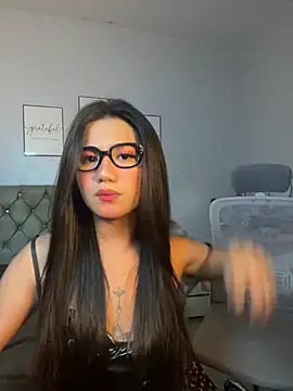 Snapshot of JassmineLove chatting on July 2026 07:26:01 AM JassmineLove online show from July 2026 07:26:01 AM