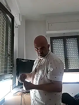 juanma33 online show from April 2026 09:28:02 AM