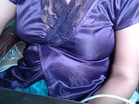 Snapshot of Kiarax1 chatting on May 2026 12:25:02 PM Kiarax1 online show from May 2026 12:25:02 PM