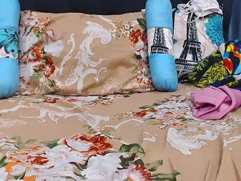 ChocolateClitt online show from April 2026 05:57:01 PM