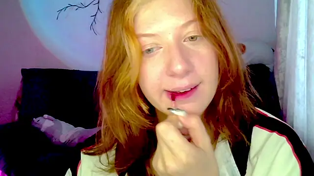 Snapshot of earn_my_lily chatting on April 2026 07:00:01 AM earn my lily online show from April 2026 07:00:01 AM