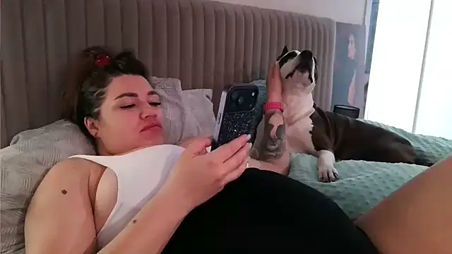 miss preggie online show from April 2026 06:37:01 PM