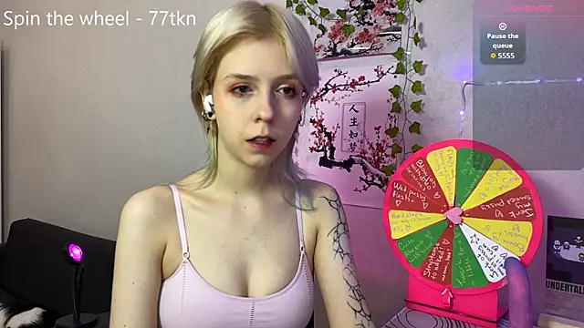 Snapshot of LunaBless chatting on May 2026 09:31:01 PM LunaBless online show from May 2026 09:31:01 PM