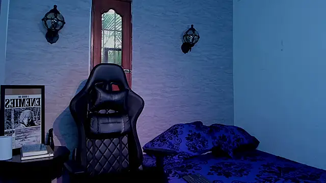 fonilandd  online show from April 2026 05:22:02 PM