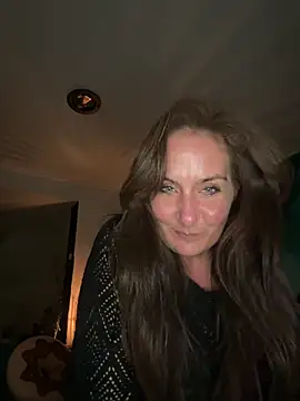 AtomicAngie online show from April 2026 09:39:01 PM