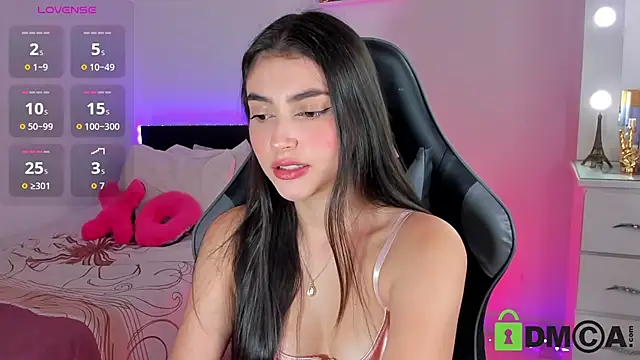 esmeralda le online show from April 2026 02:21:01 PM