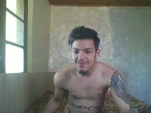 robertmrn112 online show from May 2026 11:29:02 AM