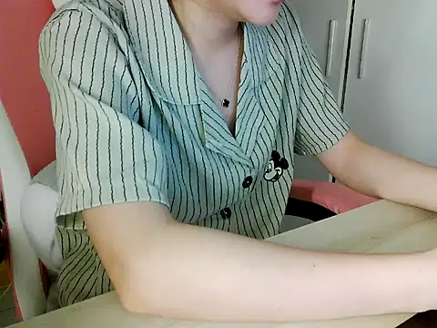 lucienguyen online show from April 2026 09:43:01 AM