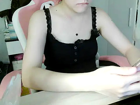 lucienguyen online show from April 2026 02:50:02 AM