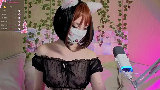 LunaNyanmi online show from April 2026 06:36:02 PM