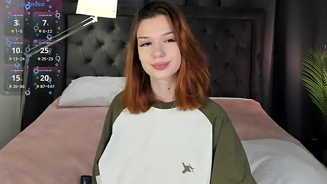 FoxLisa online show from April 2026 07:58:01 PM