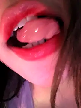 GUGU11211 online show from April 2026 06:56:02 PM