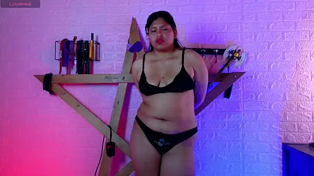 Snapshot of Bdsm_Kiara chatting on April 2026 01:50:02 PM Bdsm Kiara online show from April 2026 01:50:02 PM