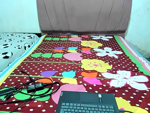 Junior bebe online show from April 2026 02:43:01 PM