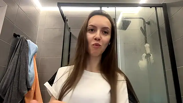 BrandyNorthcott online show from April 2026 02:33:02 AM