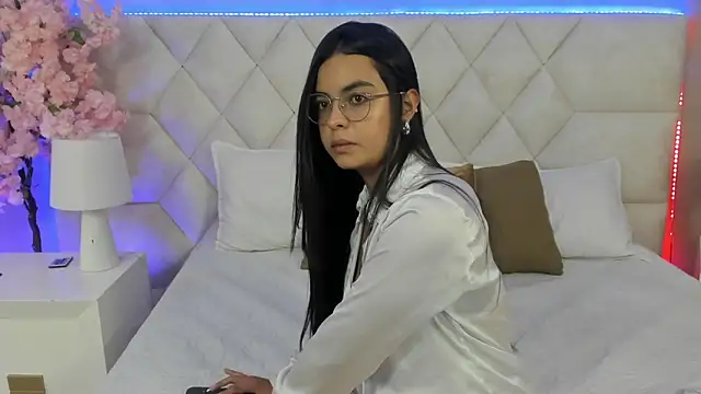 Gia  evanss online show from April 2026 12:20:01 PM