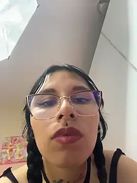 Monserratbdsm1 online show from April 2026 05:17:01 PM