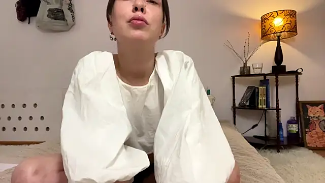 Evelyn Charm online show from April 2026 02:29:01 PM