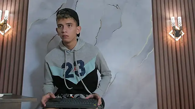 Ethanhot os online show from April 2026 05:28:01 PM