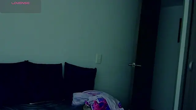 sarahh love online show from April 2026 10:25:02 PM