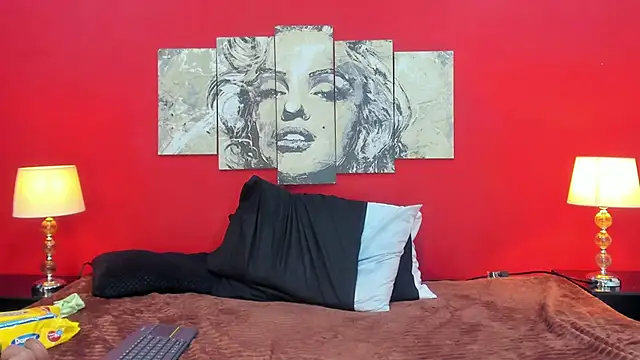 LucianaMadura1 online show from April 2026 09:39:33 PM