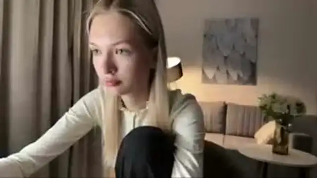 EvelineMolima online show from April 2026 06:09:01 PM