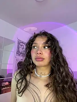 Dreanaa online show from April 2026 07:58:02 PM